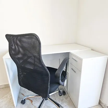 בית אירוח Rooms, 500m To Marina *