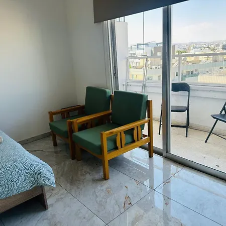 Rooms, 500m To Marina * לרנקה