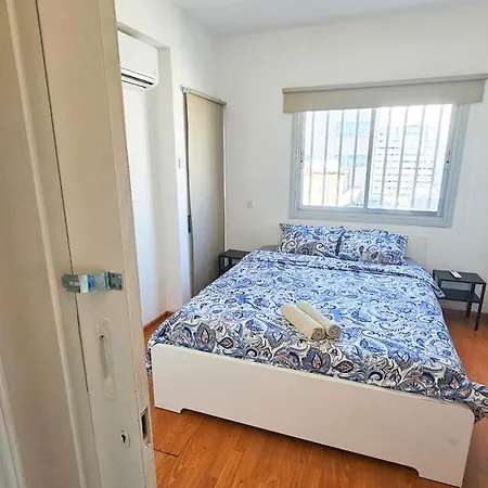 Rooms, 500m To Marina منزل للإقامة