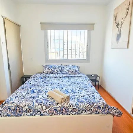 Rooms, 500m To Marina *