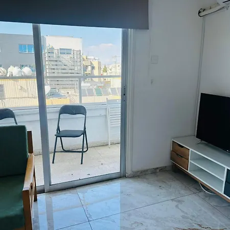 Privatunterkunft Rooms, 500m To Marina *