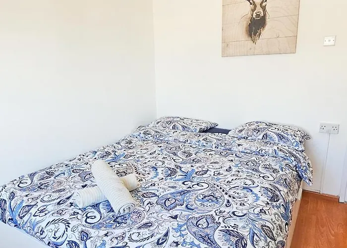 Rooms, 500m To Marina * Larnaka