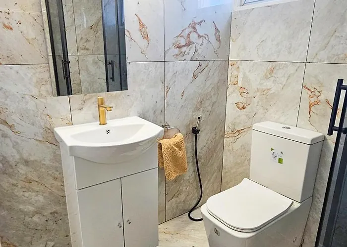 Rooms, 500m To Marina * ラルナカ