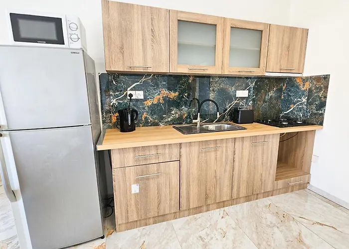 Privat bolig Rooms, 500m To Marina