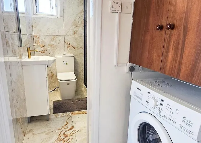 Rooms, 500m To Marina * Larnaca