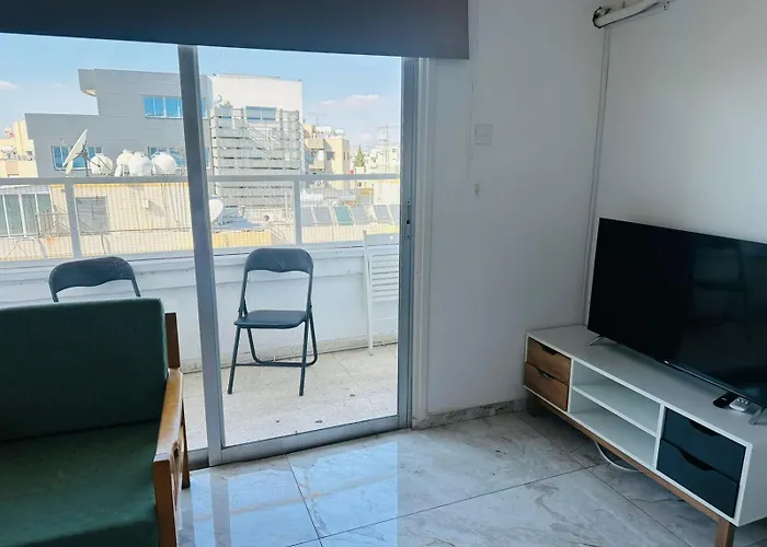 Privat bolig Rooms, 500m To Marina *